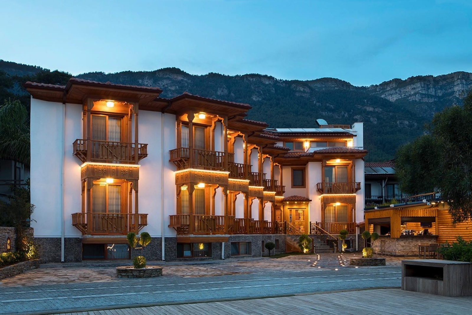 GÖKTÜRK OTEL- AKYAKA